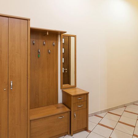 Апартаменты Двухкомнатные Для 6Х Около Парка В Центре Lviv Buitenkant foto