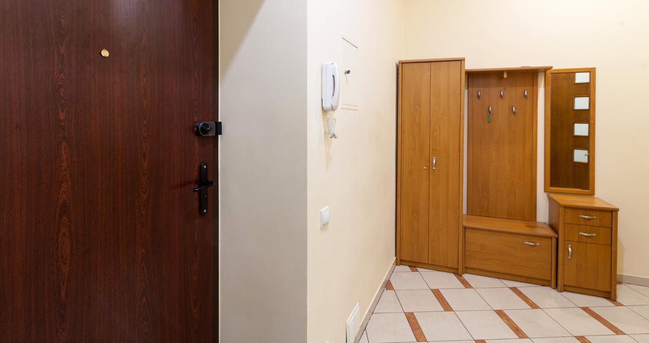 Апартаменты Двухкомнатные Для 6Х Около Парка В Центре Lviv Buitenkant foto